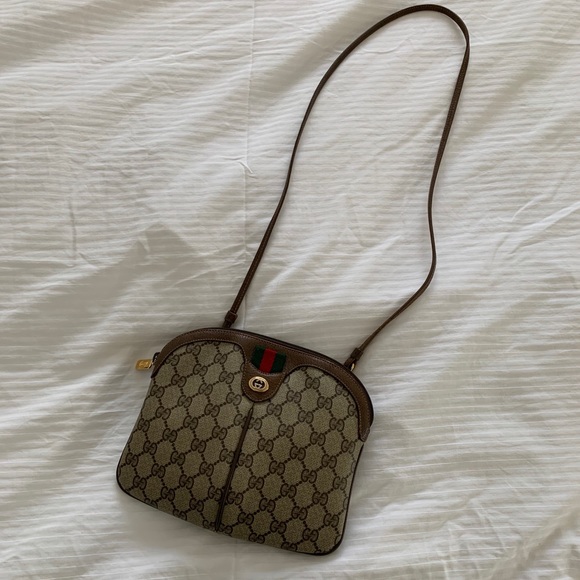 Authentic Vintage Gucci Crossbody - Picture 2 of 11